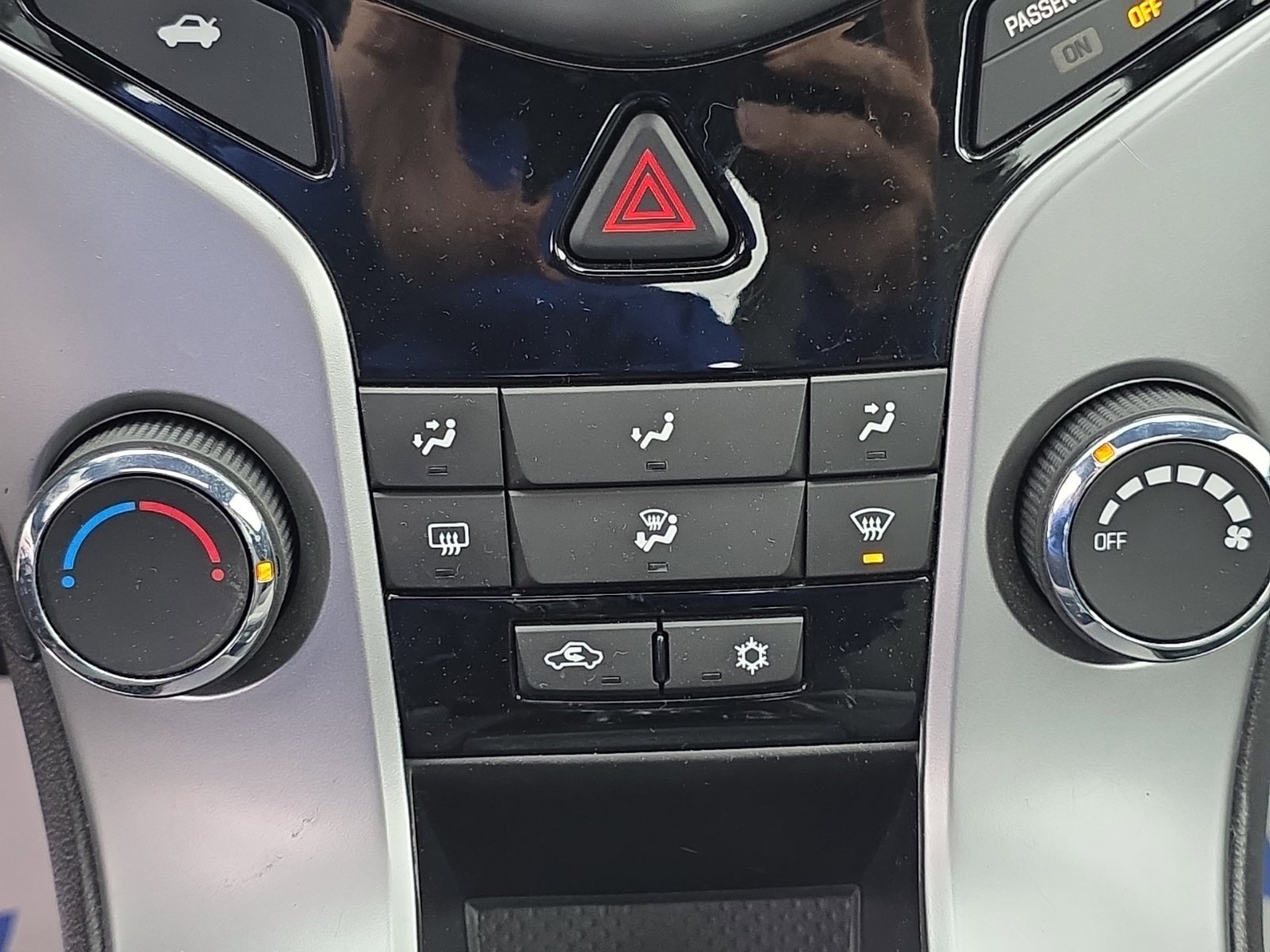 Used 2016 Chevrolet Cruze LT w/ Sun And Sound Package FWD image 24