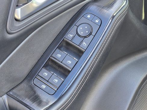 Used 2025 Nissan Rogue SV FWD image 20