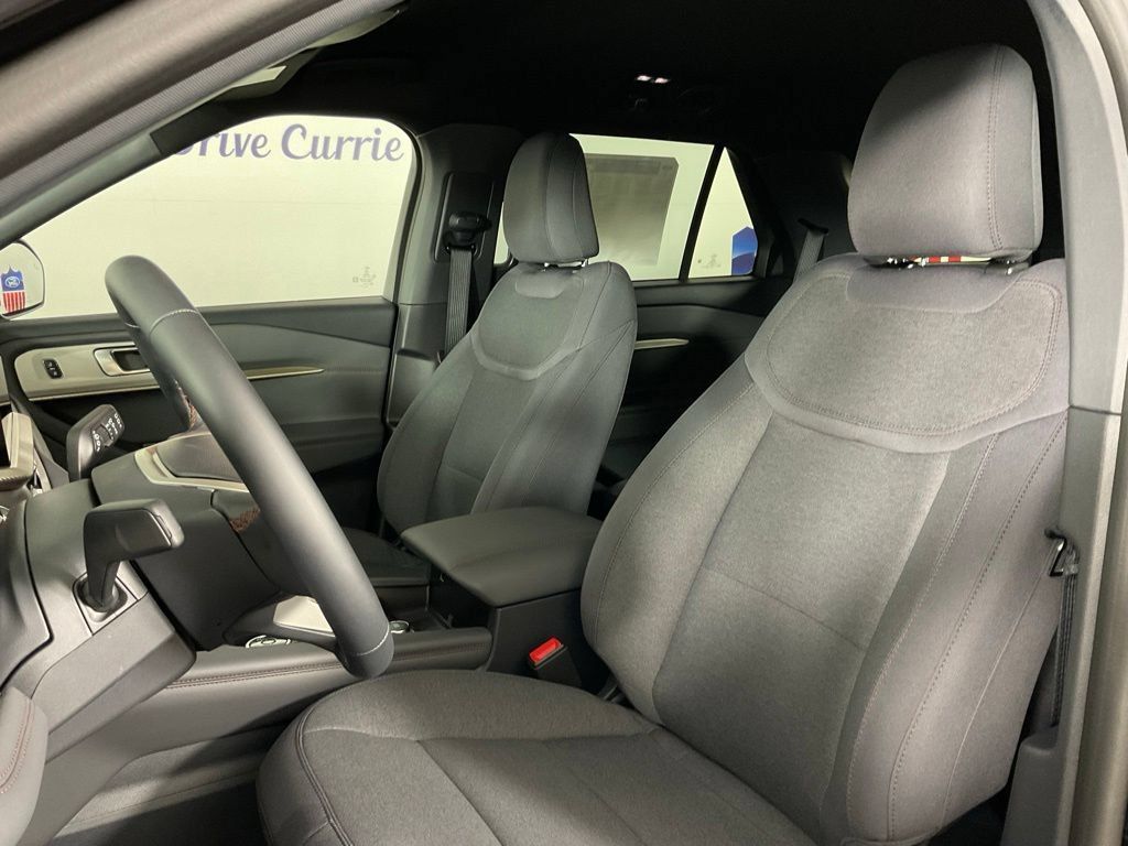New 2027 Ford Explorer Active RWD image 14