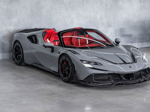 Used 2022 Ferrari SF90 Spider AWD/4WD image 2