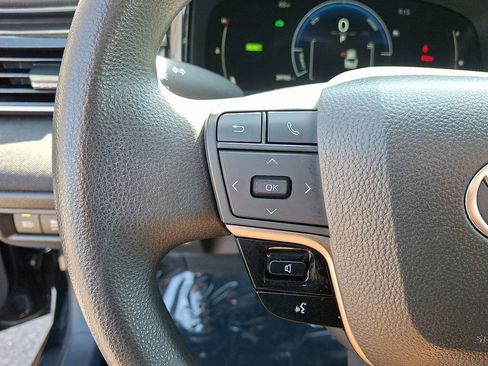 Used 2025 Toyota Camry LE image 21