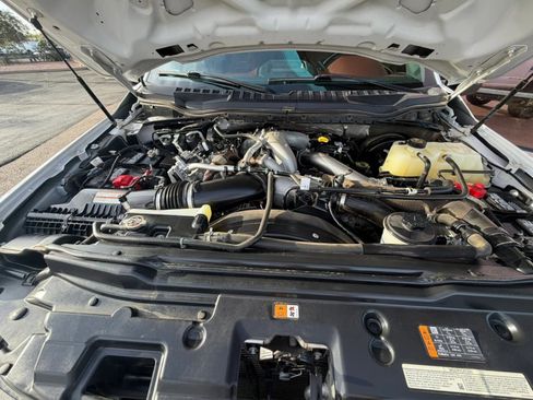 Used 2022 Ford F250 Platinum w/ Tremor Off-Road Package AWD/4WD image 32