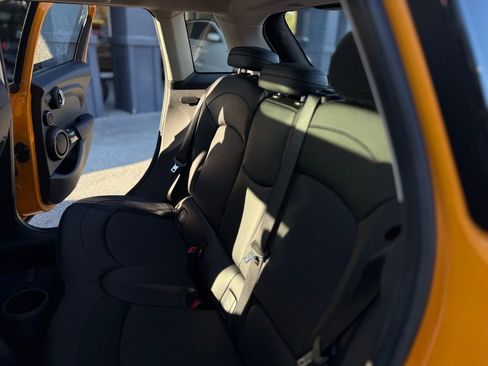 Used 2017 MINI Cooper 4-Door Hardtop image 24