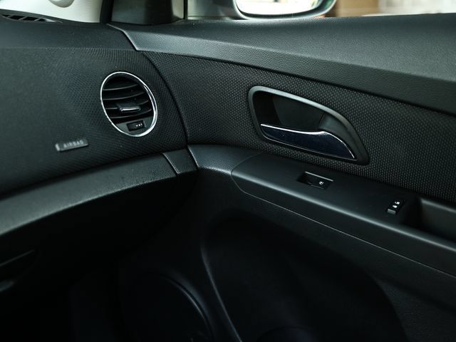 Used 2015 Chevrolet Cruze LT FWD image 38