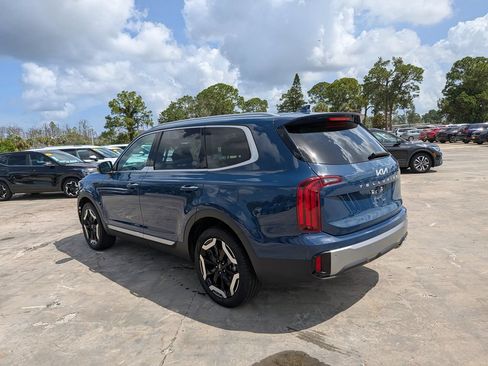 Certified 2025 Kia Telluride S AWD/4WD image 6