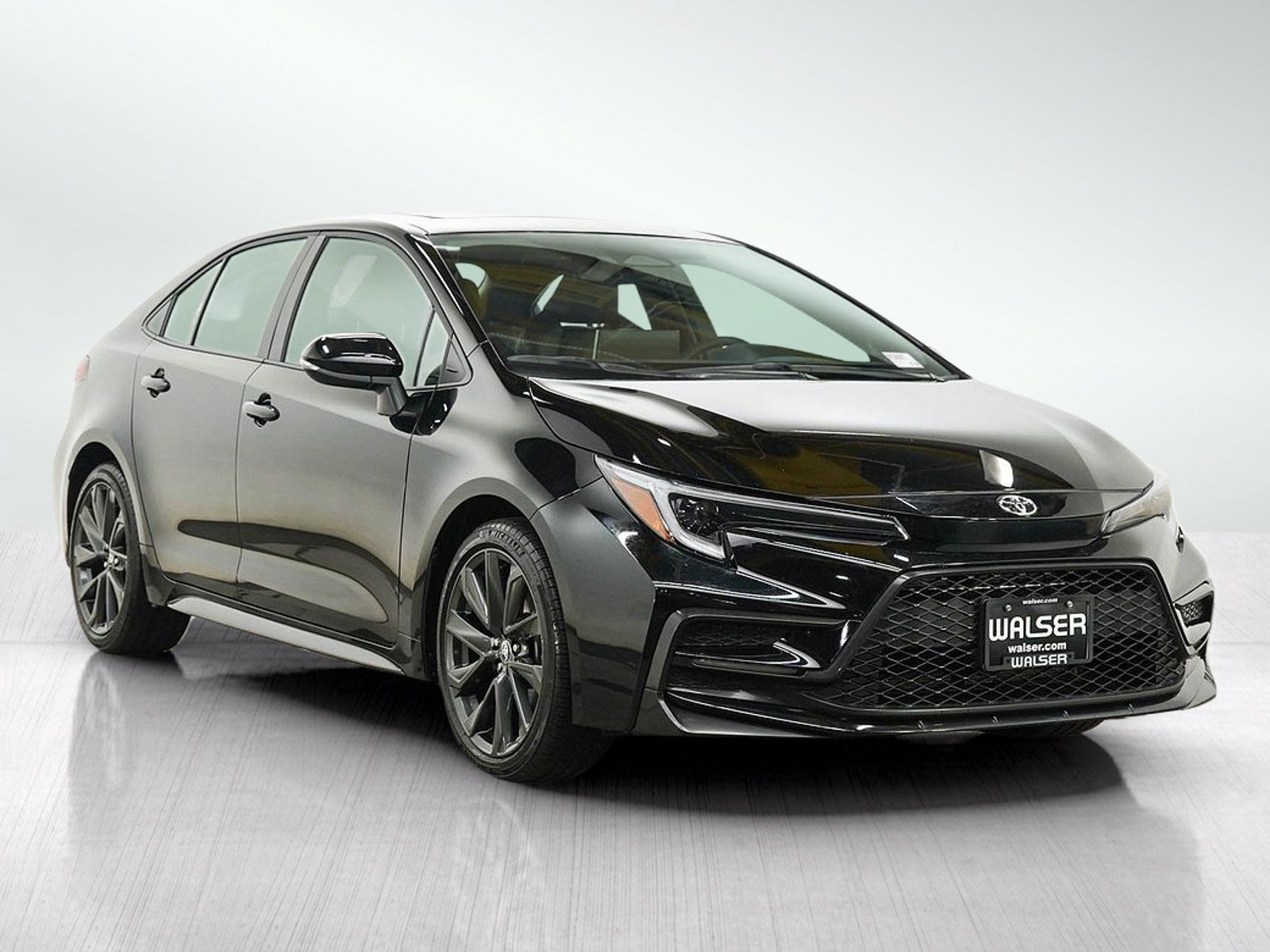 Used 2025 Toyota Corolla XSE FWD image 9