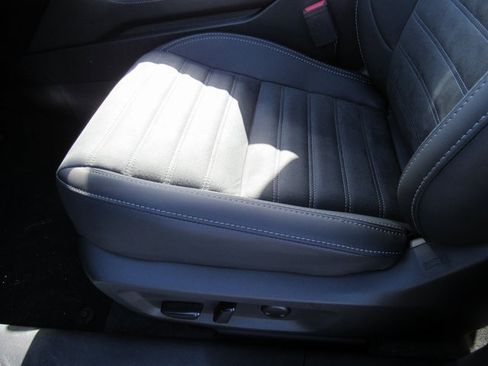 New 2025 Mitsubishi Outlander SE image 14