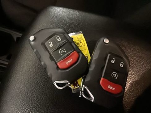 Used 2023 Jeep Wrangler Unlimited w/ Cold Weather Group AWD/4WD image 19