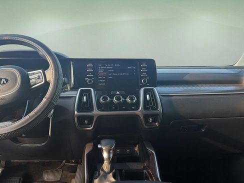 Used 2021 Kia Sorento LX FWD image 9