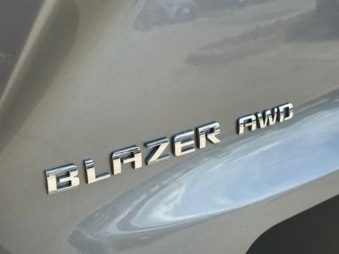 Used 2025 Chevrolet Blazer LT AWD/4WD image 11