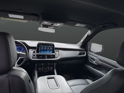 Used 2023 Chevrolet Suburban LT image 29