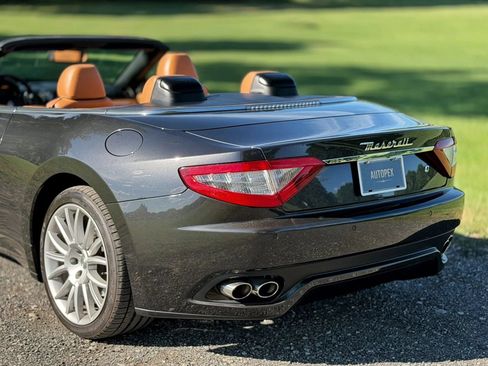 Used 2010 Maserati GranTurismo Convertible RWD image 54