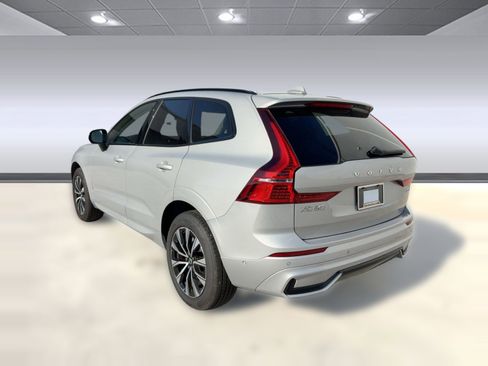 Certified 2025 Volvo XC60 B5 Plus image 3