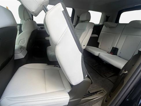 Used 2025 Hyundai Santa Fe Calligraphy FWD image 23