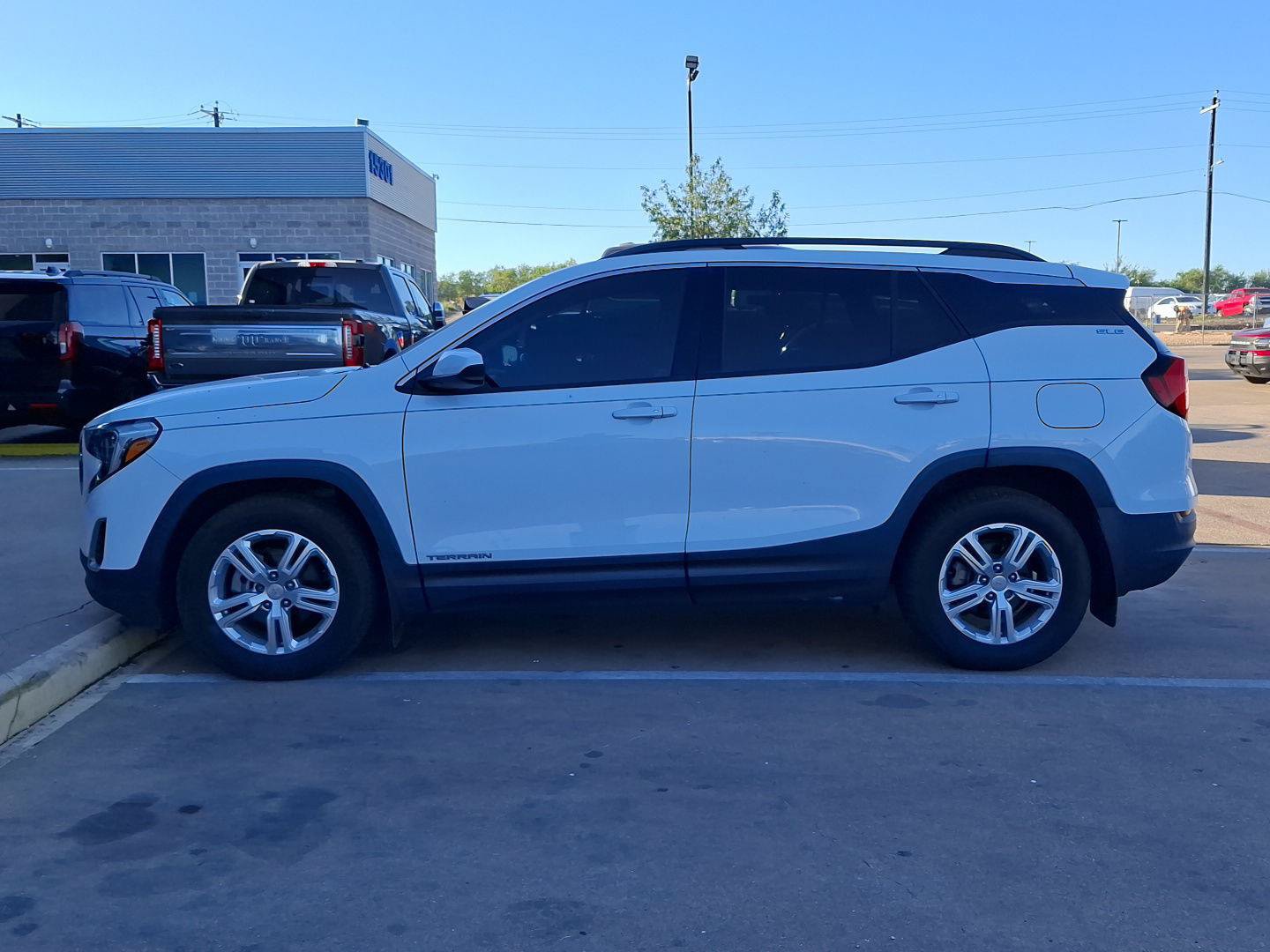 Used 2018 GMC Terrain SLE w/ Driver Convenience Package FWD image 11