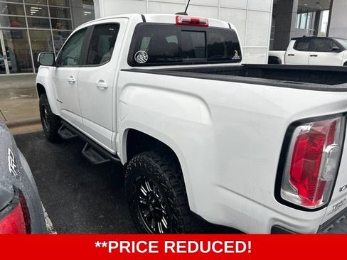 Used 2020 GMC Canyon SLE w/ Elevation Edition RWD image 2