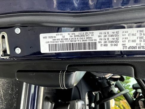 Used 2014 Jeep Grand Cherokee Limited image 19