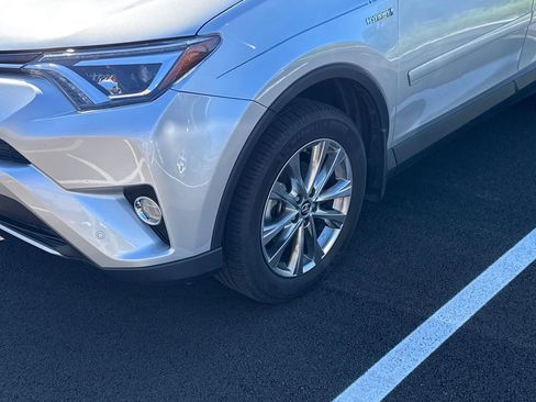 Used 2016 Toyota RAV4 Limited w/ Advanced Technology Package AWD/4WD image 3