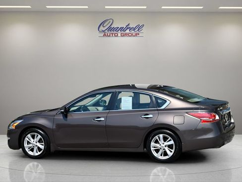 Used 2015 Nissan Altima 2.5 SL w/ Technology Package FWD image 7