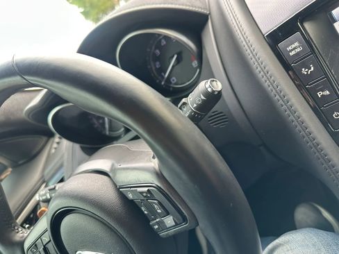 Used 2015 Jaguar F-TYPE R RWD image 33