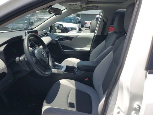 Used 2025 Toyota RAV4 XLE w/ Convenience Package FWD image 20