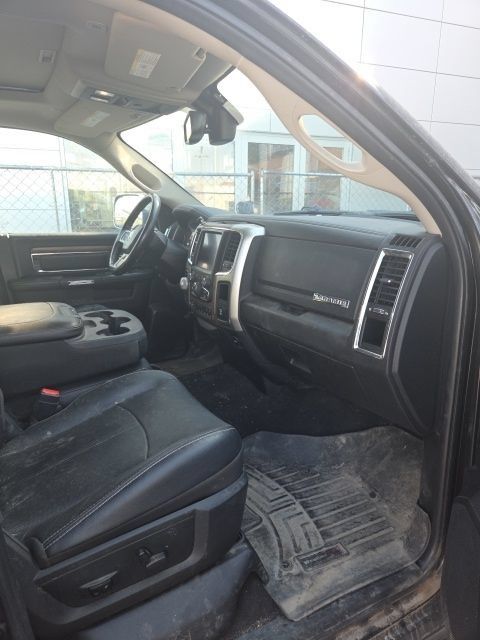Used 2018 RAM 1500 Laramie w/ Convenience Group AWD/4WD image 11
