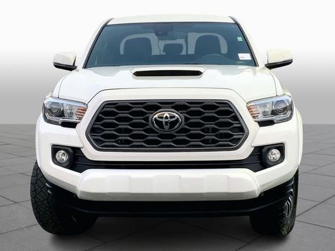 Used 2023 Toyota Tacoma TRD Sport w/ Technology Package image 4