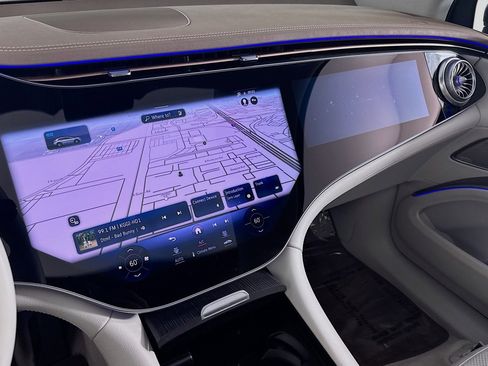 Used 2023 Mercedes-Benz EQS 580 4MATIC SUV image 19