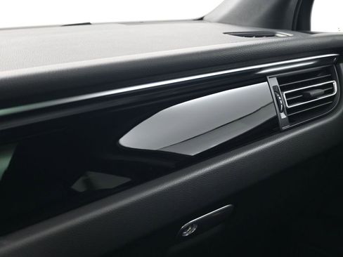 Used 2021 Porsche Macan S image 23