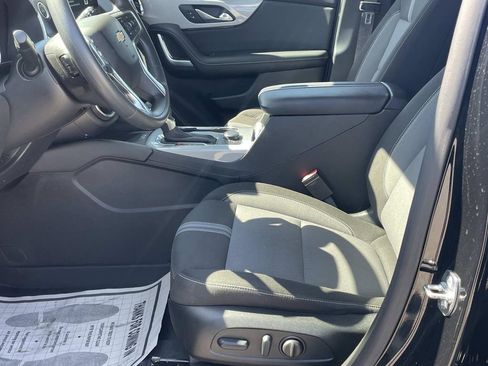 Used 2025 Chevrolet Blazer LT w/ Convenience Package FWD image 18