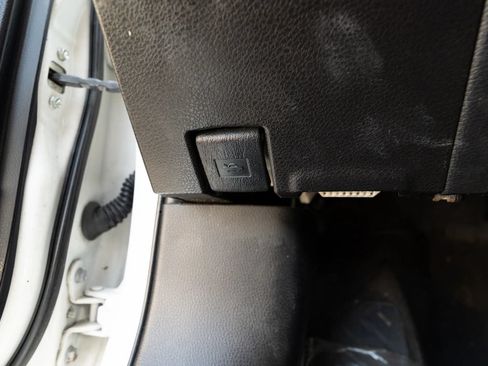 Used 2019 Toyota Corolla LE FWD image 43