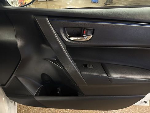 Used 2019 Toyota Corolla SE image 25