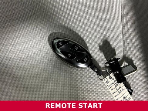 Used 2026 Hyundai Santa Fe SE FWD image 31
