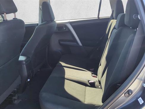 Used 2018 Toyota RAV4 LE image 21