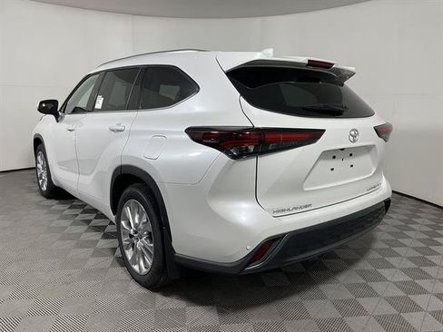 New 2026 Toyota Highlander Limited AWD/4WD image 5