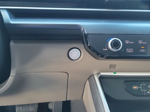 New 2027 Kia Carnival LX FWD image 19