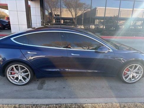 Used 2018 Tesla Model 3 Long Range image 4