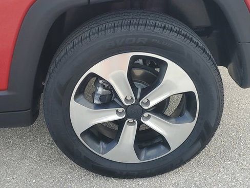 Used 2018 Jeep Compass Latitude w/ Cold Weather Group image 9