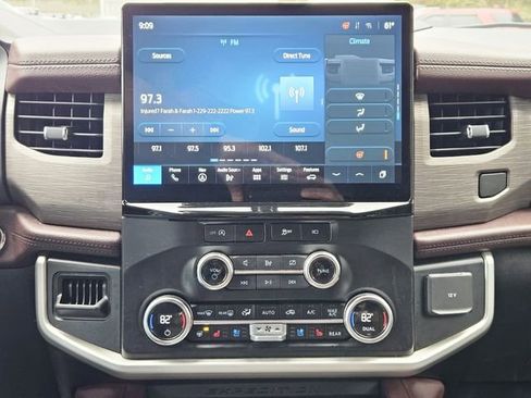 Used 2024 Ford Expedition Limited image 22