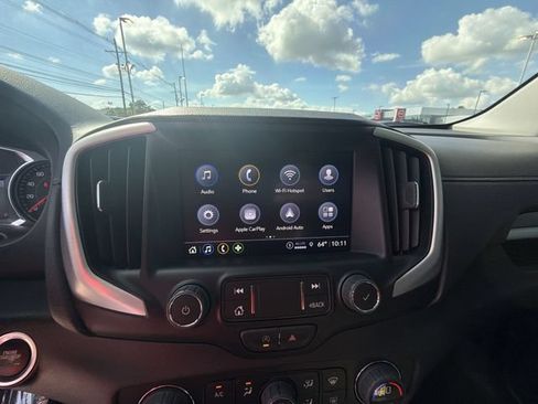 Used 2023 GMC Terrain SLT AWD/4WD image 16