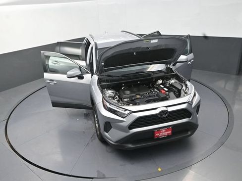Used 2024 Toyota RAV4 XLE FWD image 39