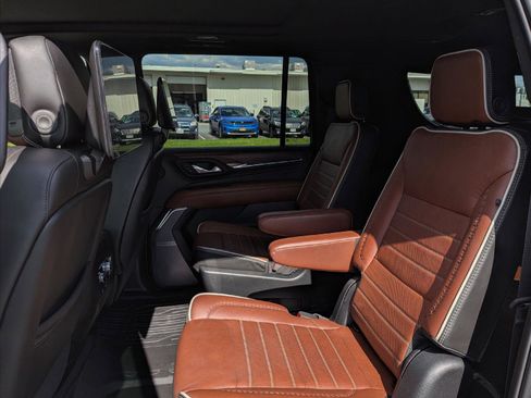 Used 2023 GMC Yukon XL Denali Ultimate AWD/4WD image 22