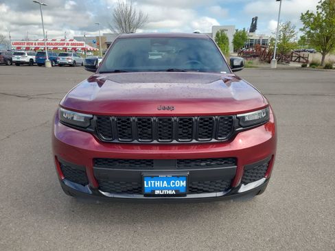 Used 2023 Jeep Grand Cherokee L Laredo image 14