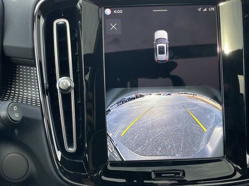 Certified 2022 Volvo XC40 P8 Recharge Plus image 26