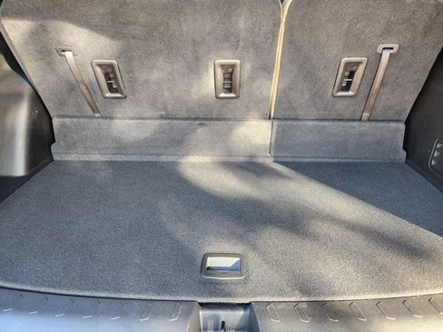 Used 2023 Chevrolet Traverse Premier image 35