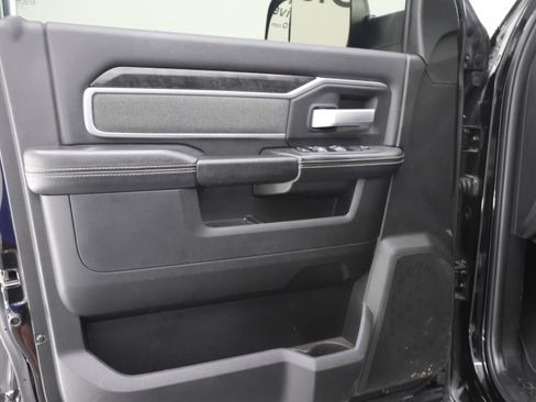 Used 2022 RAM 2500 Big Horn w/ Night Edition AWD/4WD image 39