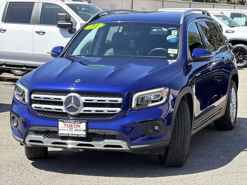 Used 2021 Mercedes-Benz GLB 250 4MATIC w/ Premium Package image 3