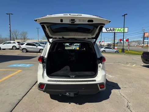 Used 2019 Toyota Highlander Limited Platinum image 13