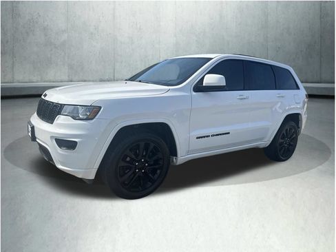 Used 2018 Jeep Grand Cherokee Altitude AWD/4WD image 1