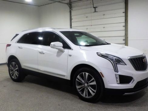 Used 2024 Cadillac XT5 Premium Luxury w/ Technology Package AWD/4WD image 5